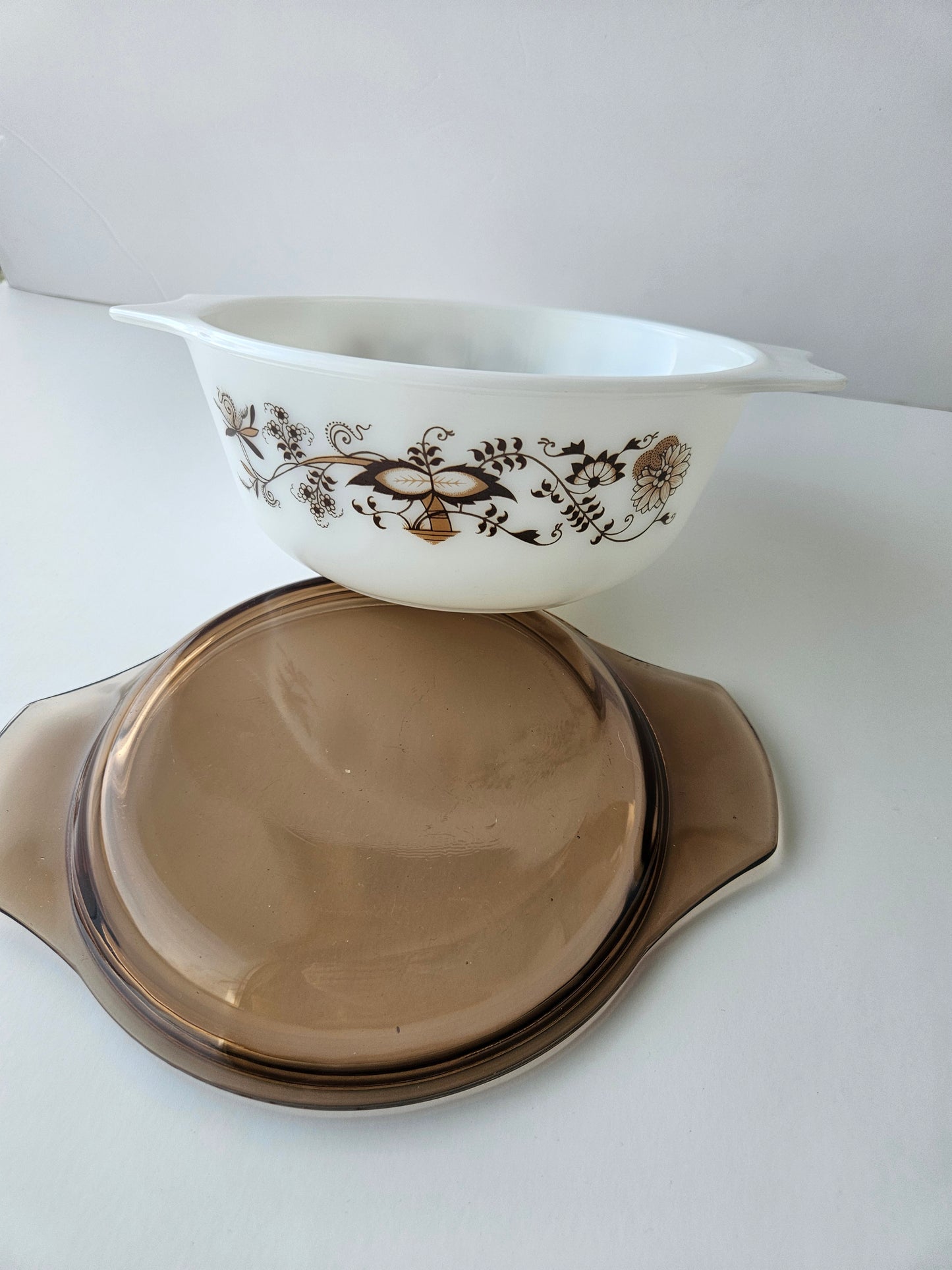 1980s Pyrex "Brown Floral Vine" Casserole Dish with Lid | 1.5QT | Made in UK | Vintage