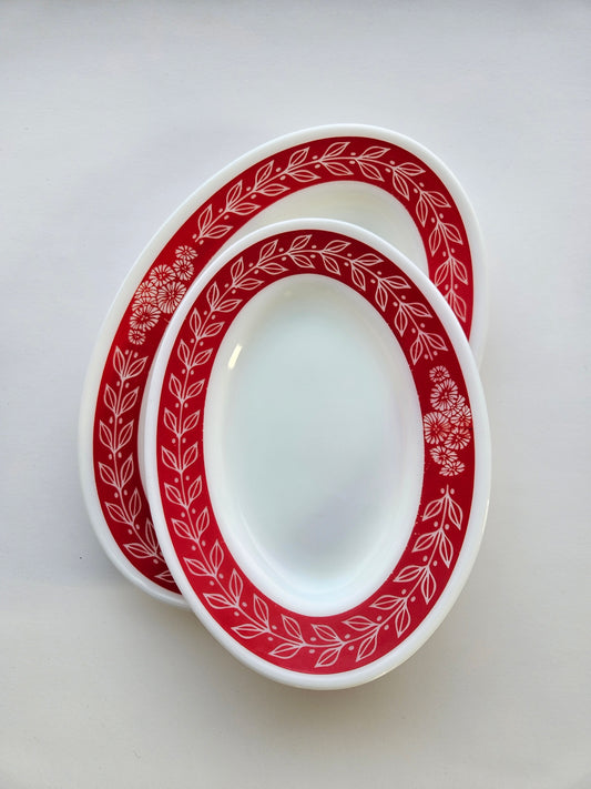 1959 Pyrex Red Laurel Leaf Plates | Set of 2 | Mid-Century Modern | Vintage Collectible