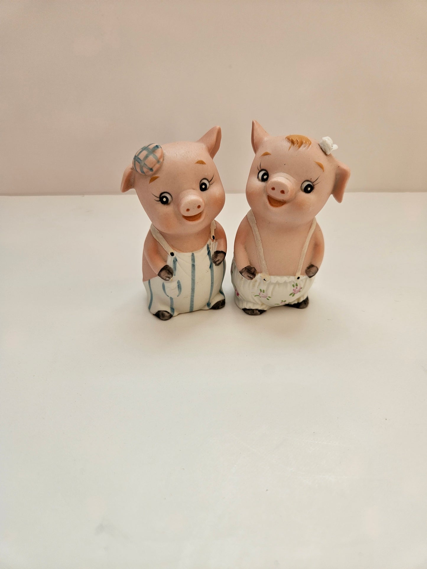 Vintage Salt and Pepper Shakers | Cute Pigs | Japan